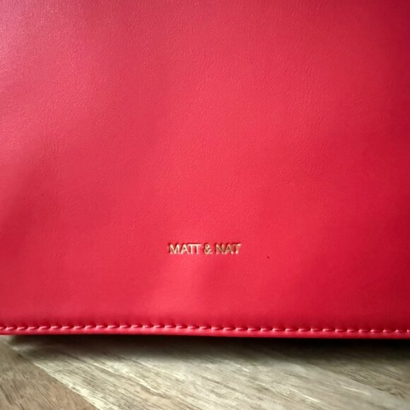 Matt & Nat TRIPLET Vegan Crossbody Bag – Red (3 Compartments + Card Slots) - Picture 2 of 6